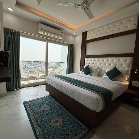 Hotel 7 Heaven Dehradun Extérieur photo