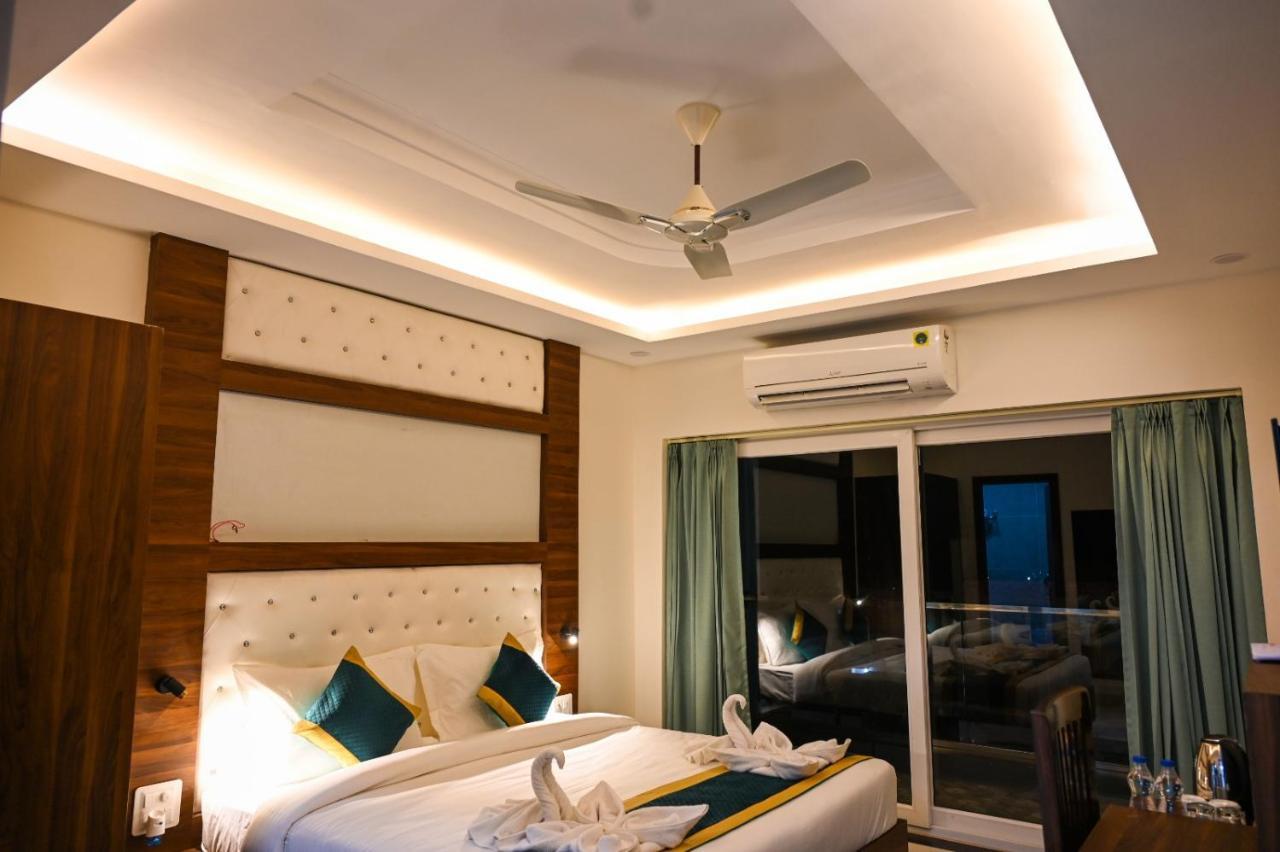 Hotel 7 Heaven Dehradun Extérieur photo