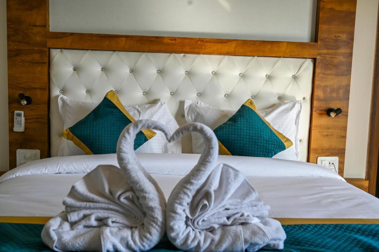 Hotel 7 Heaven Dehradun Extérieur photo