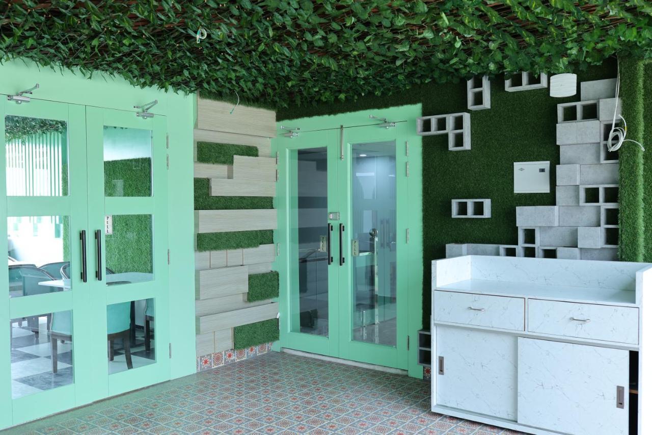 Hotel 7 Heaven Dehradun Extérieur photo