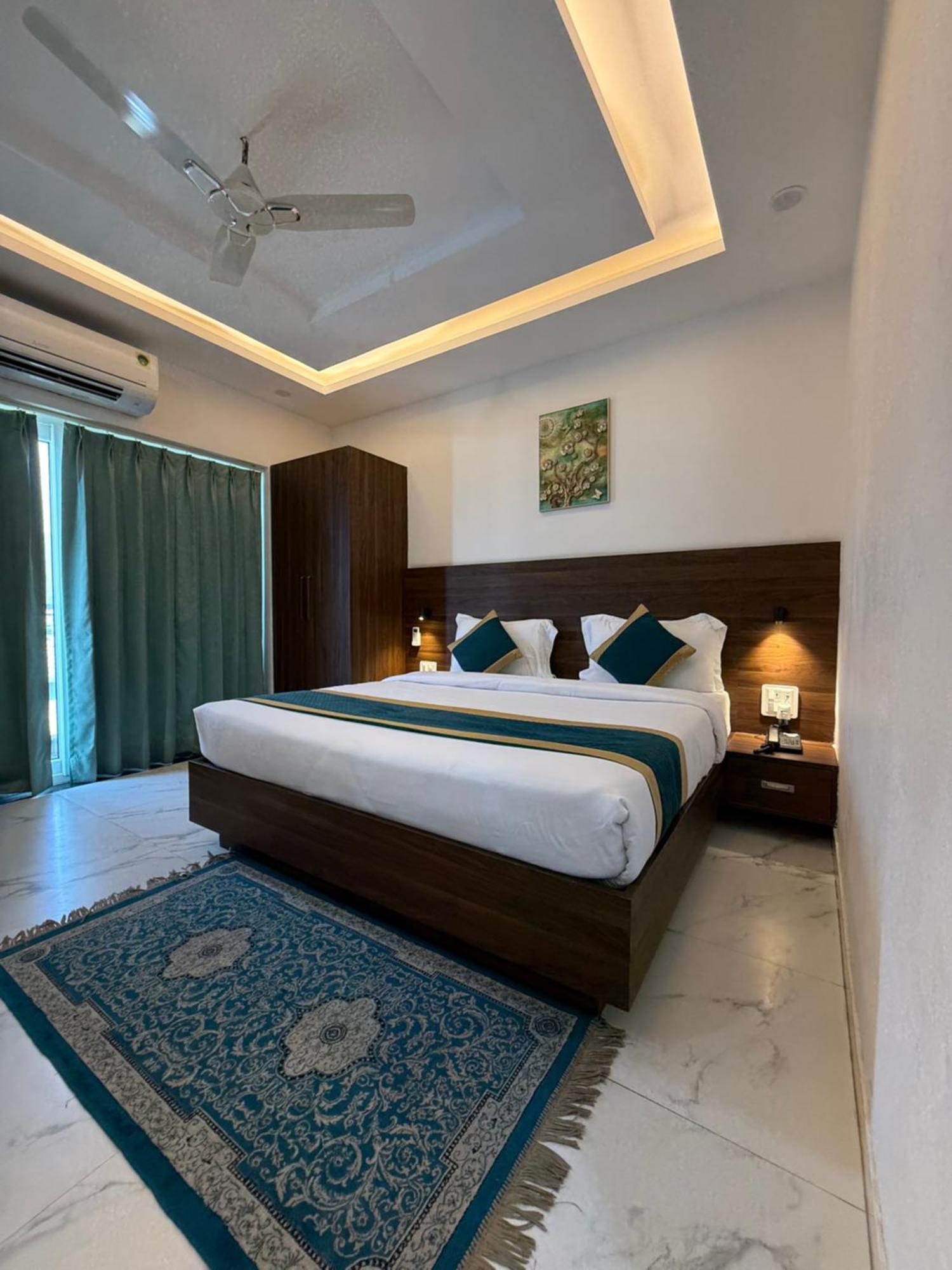 Hotel 7 Heaven Dehradun Extérieur photo